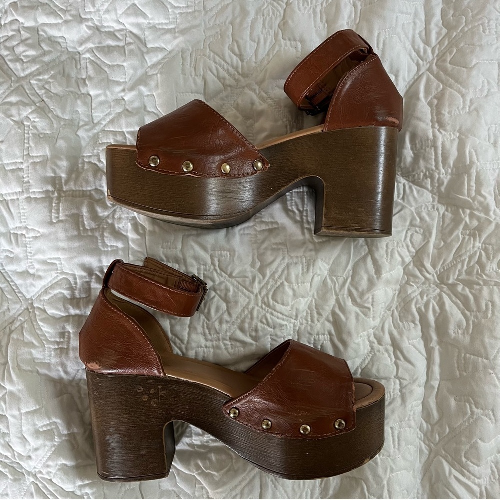 Brown Leather Platform Heels (size 6)